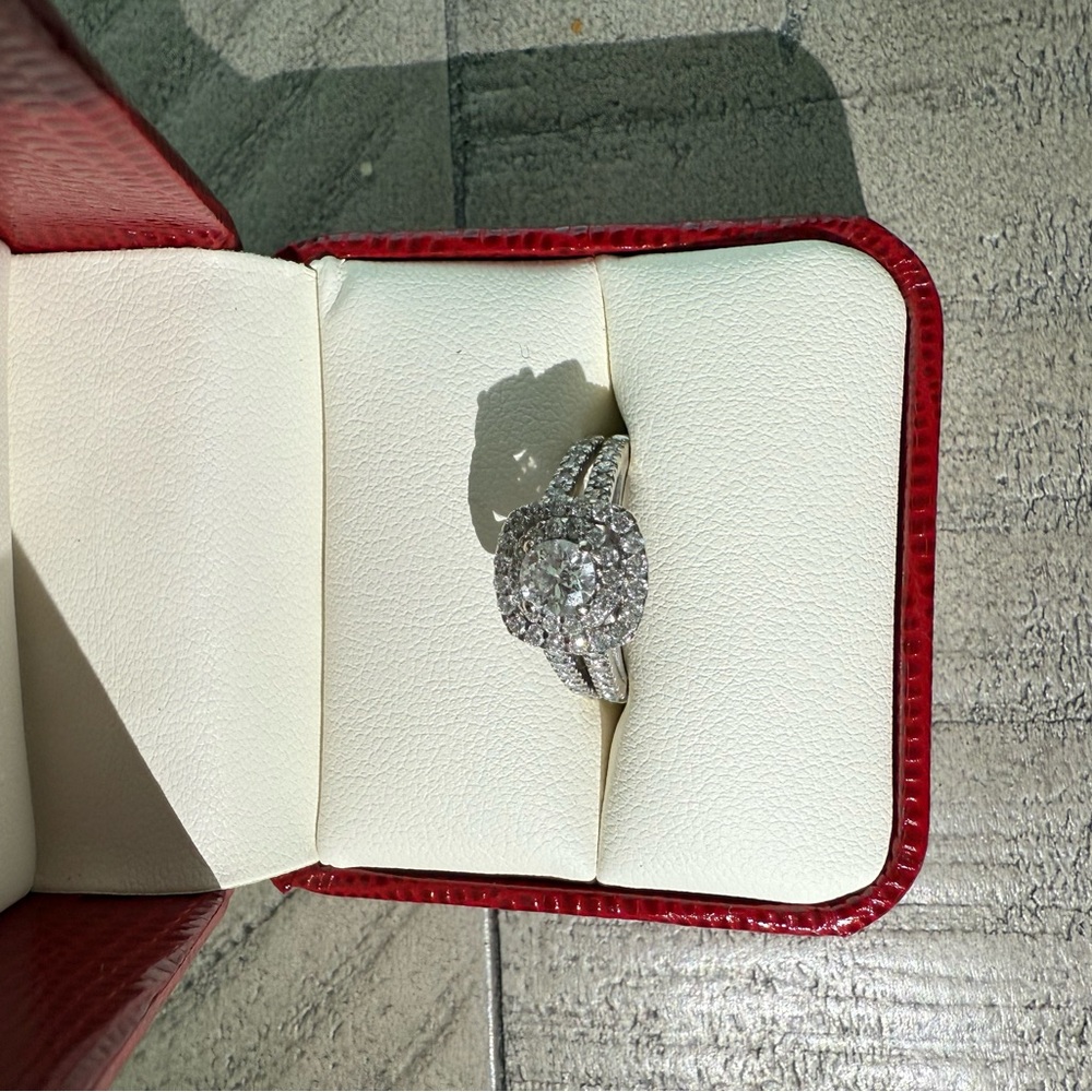 Elegant Silver Diamond Ring